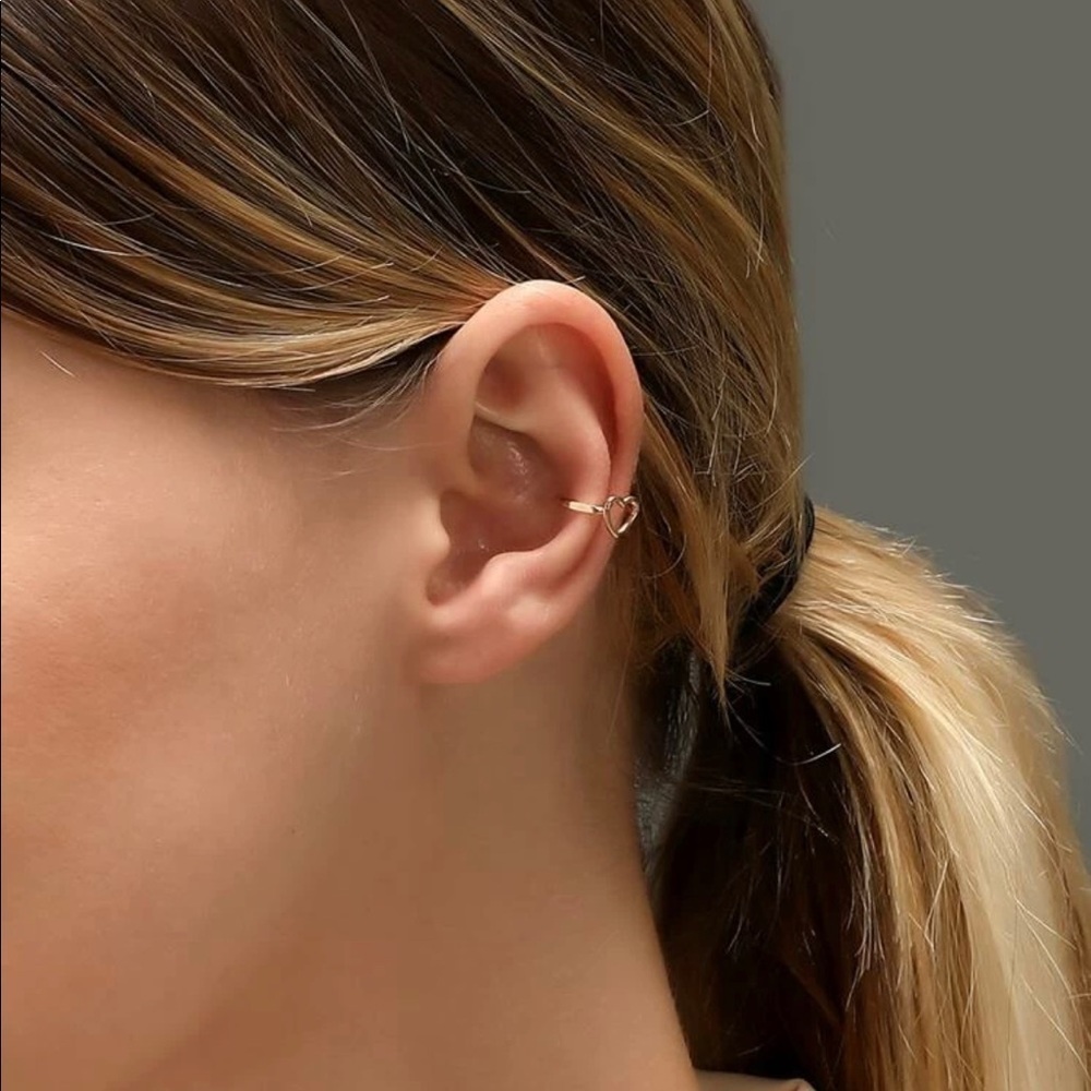 Gold 1pc Heart Ear Cuff